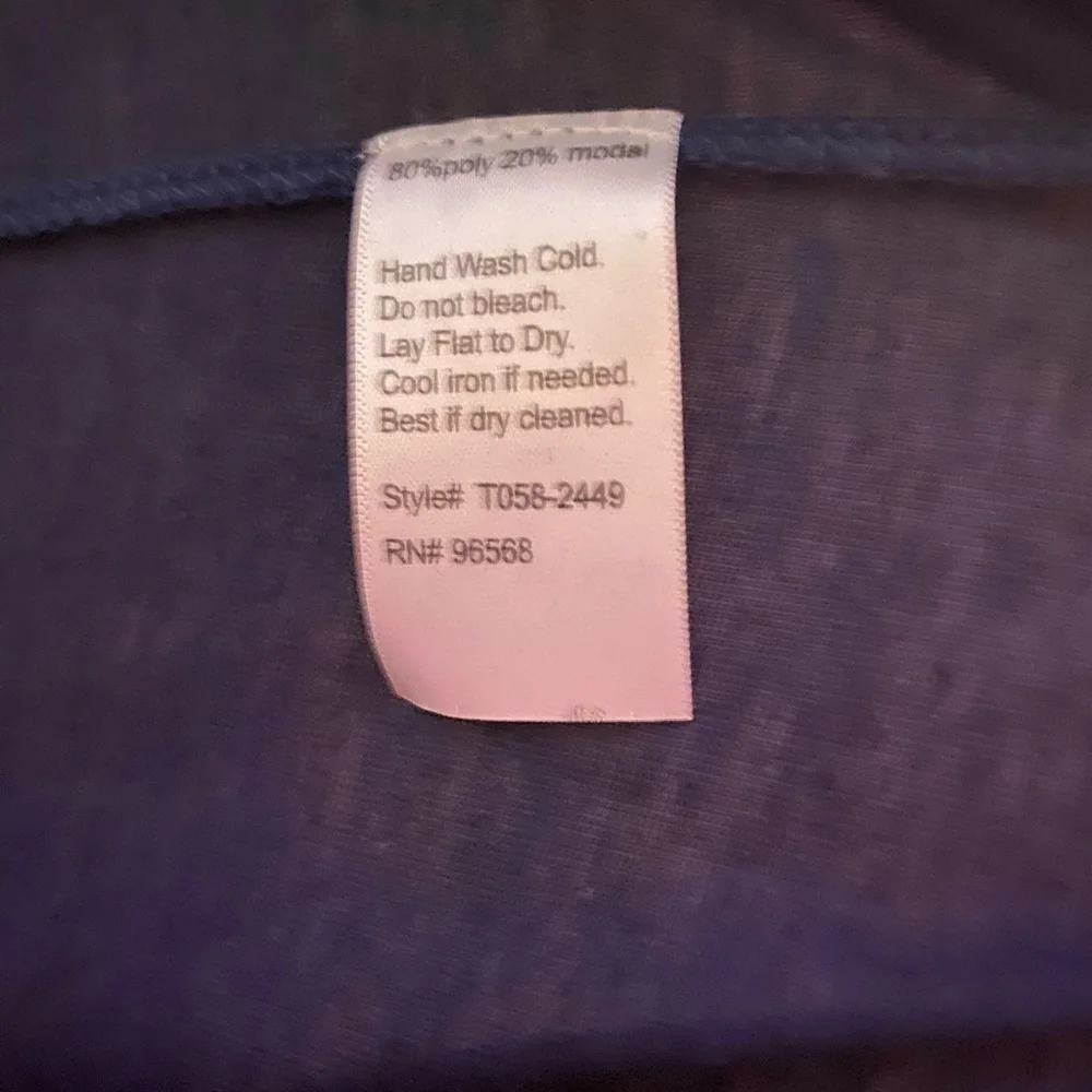 Laquette sleeveless blouse with flowers on the shoulder and silk panel on front - Picture 5 of 7